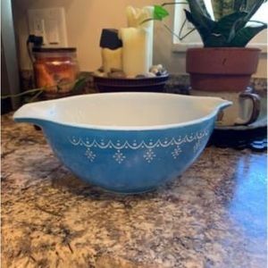 Vtg Pyrex Snowflake Garland Cinderella Bowl